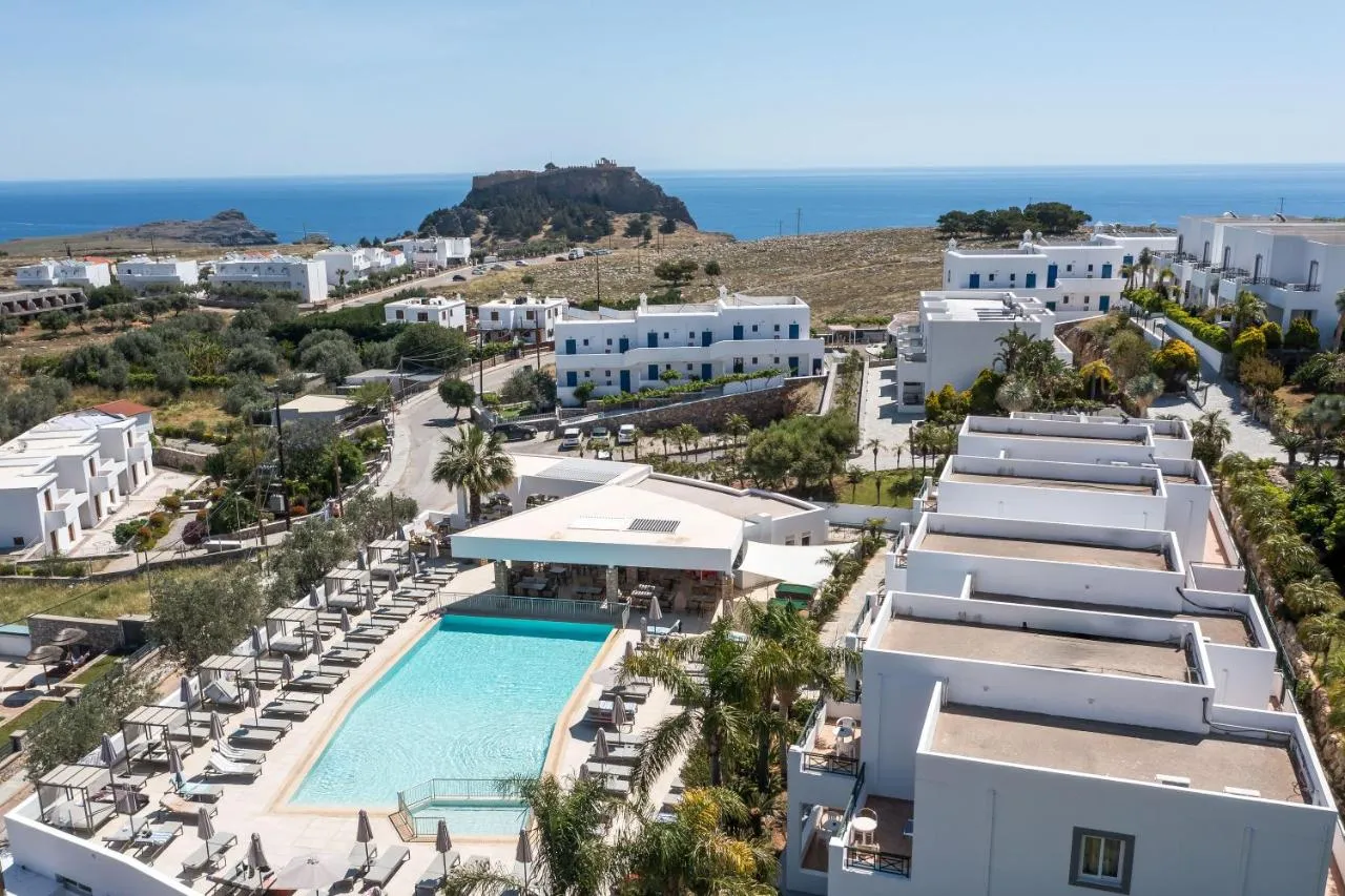 Lambis Studios & Apartments