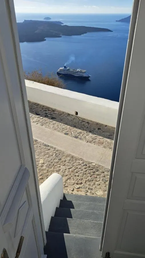Yposkafo Suites Villa Santorini