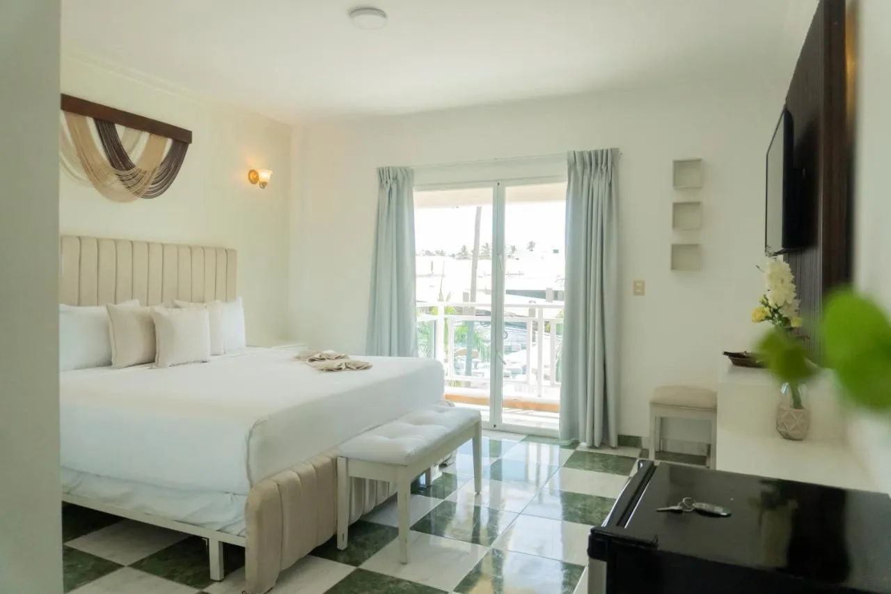 Green Coast Hotel