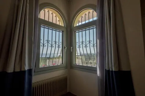 '