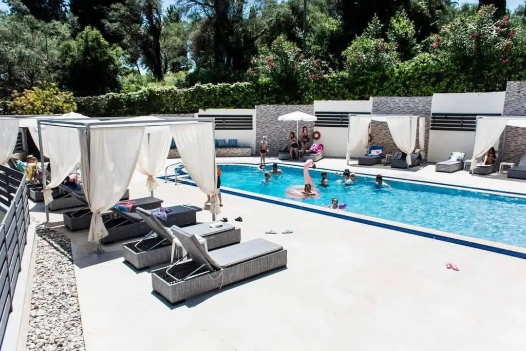 Fouxia Apartments & Studios