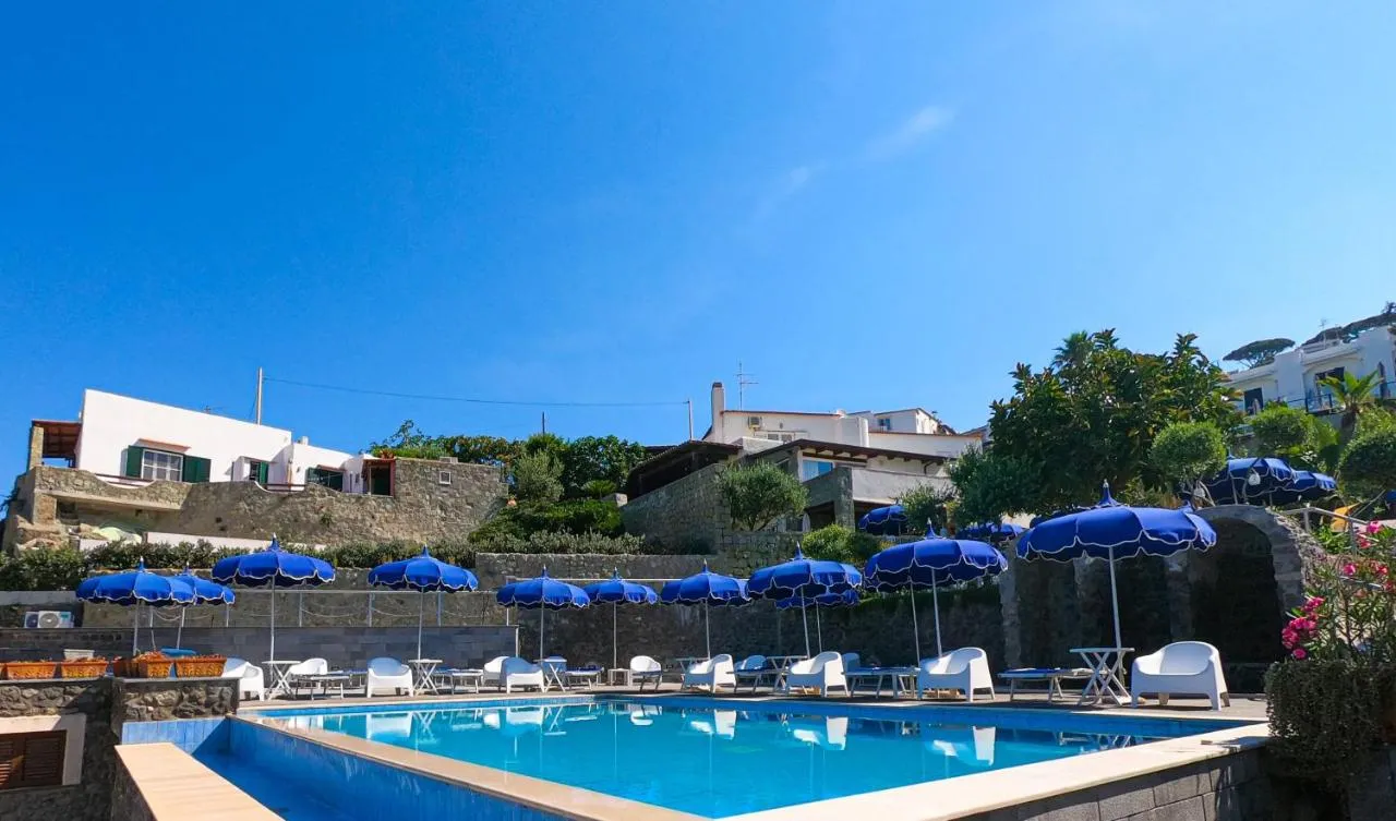 Punta Imperatore Hotel