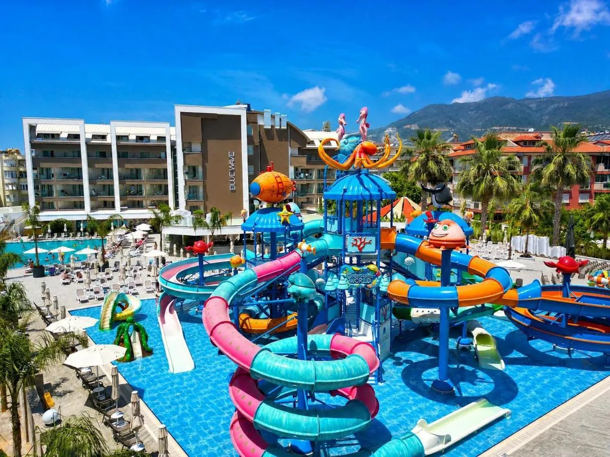 Blue Wave Suite Hotel