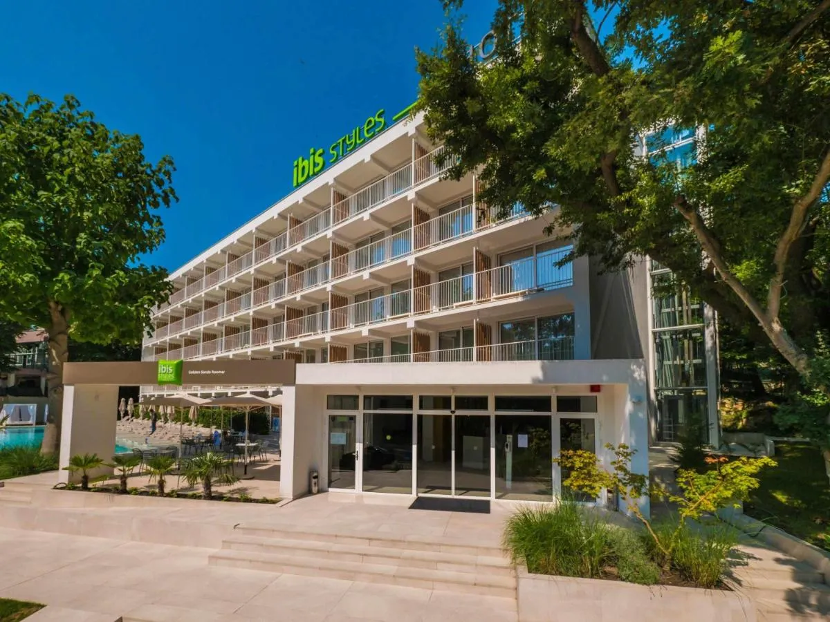 Ibis Styles Golden Sands Roomer Hotel