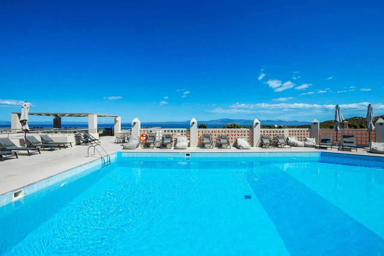 Arya Hotel