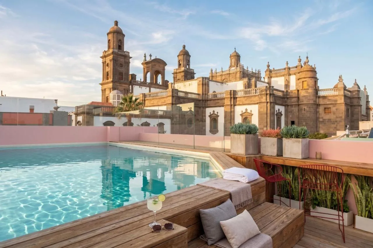 Veintiuno Emblematic Hotel