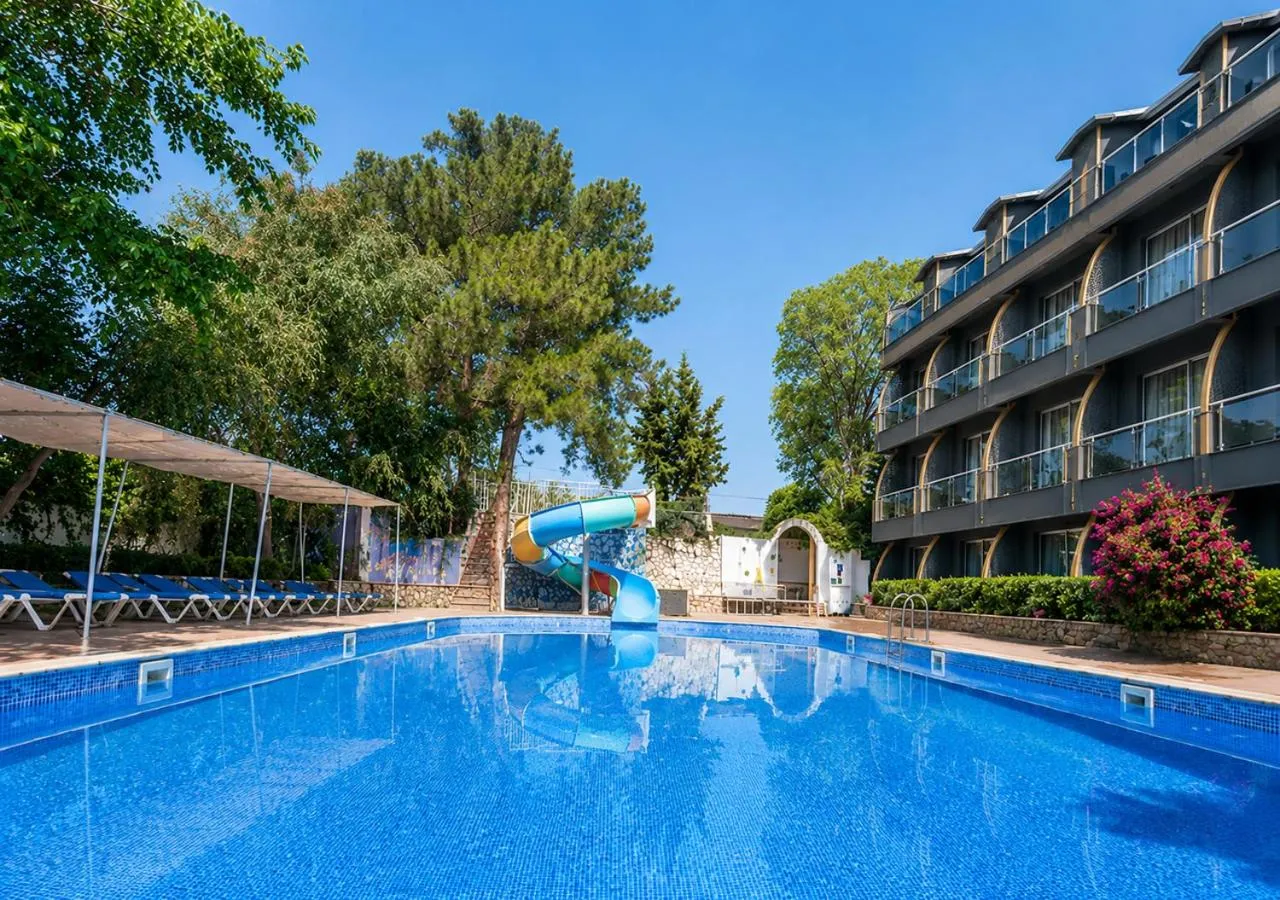 Aperion Beach Hotel