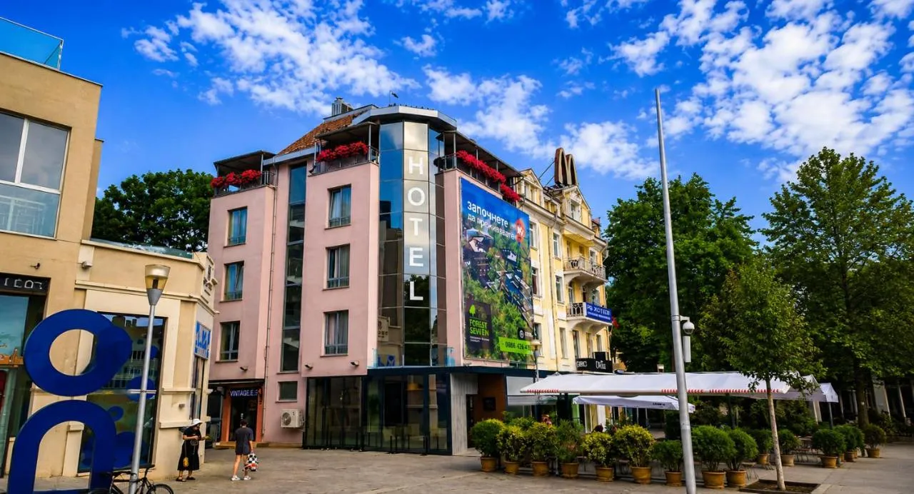 Opera Plaza Hotel