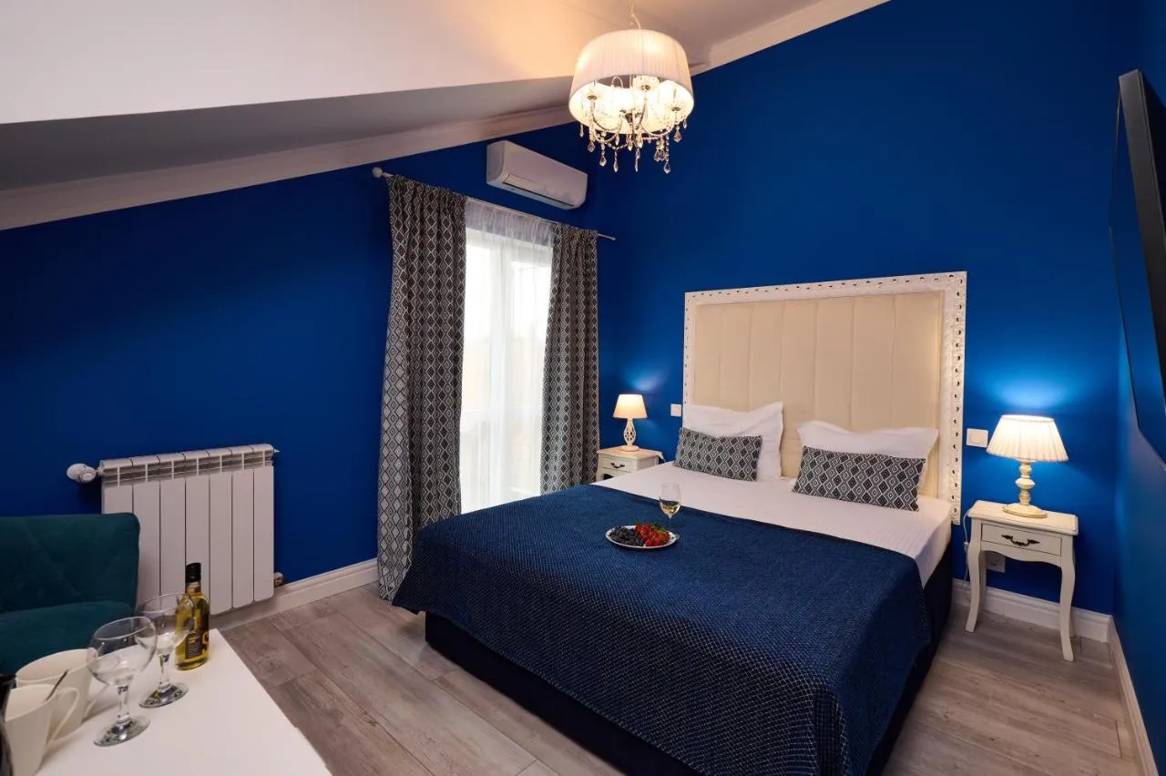 Regina Bed & Wine