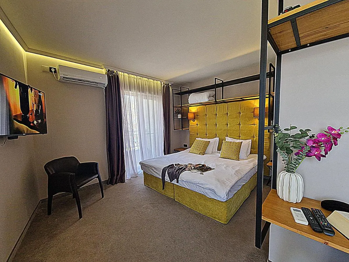 Hotel Mikado