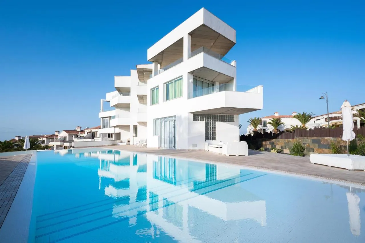 Amarilla Golf Villas