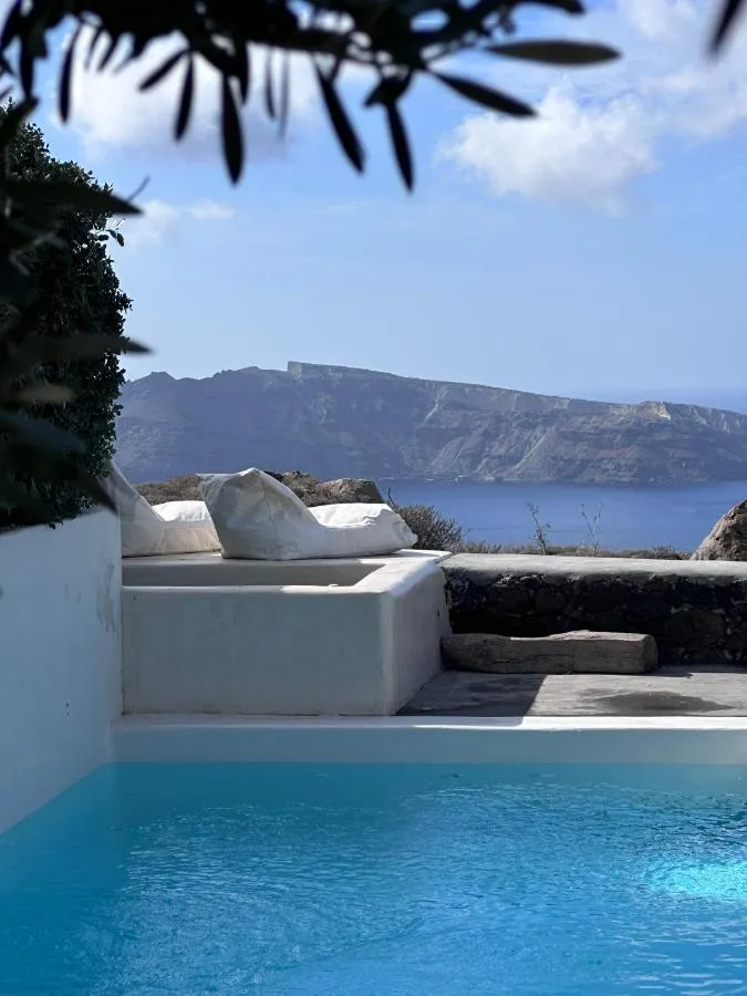 270 Oia's View