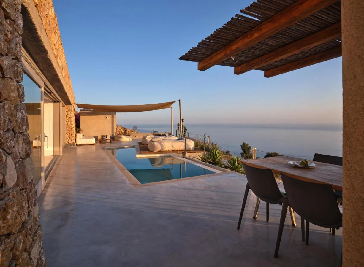 Santorini Heights