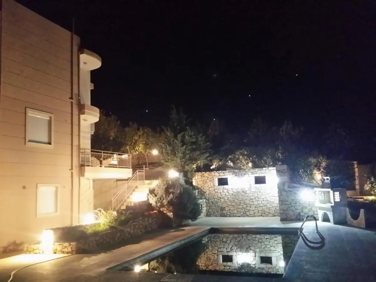 '