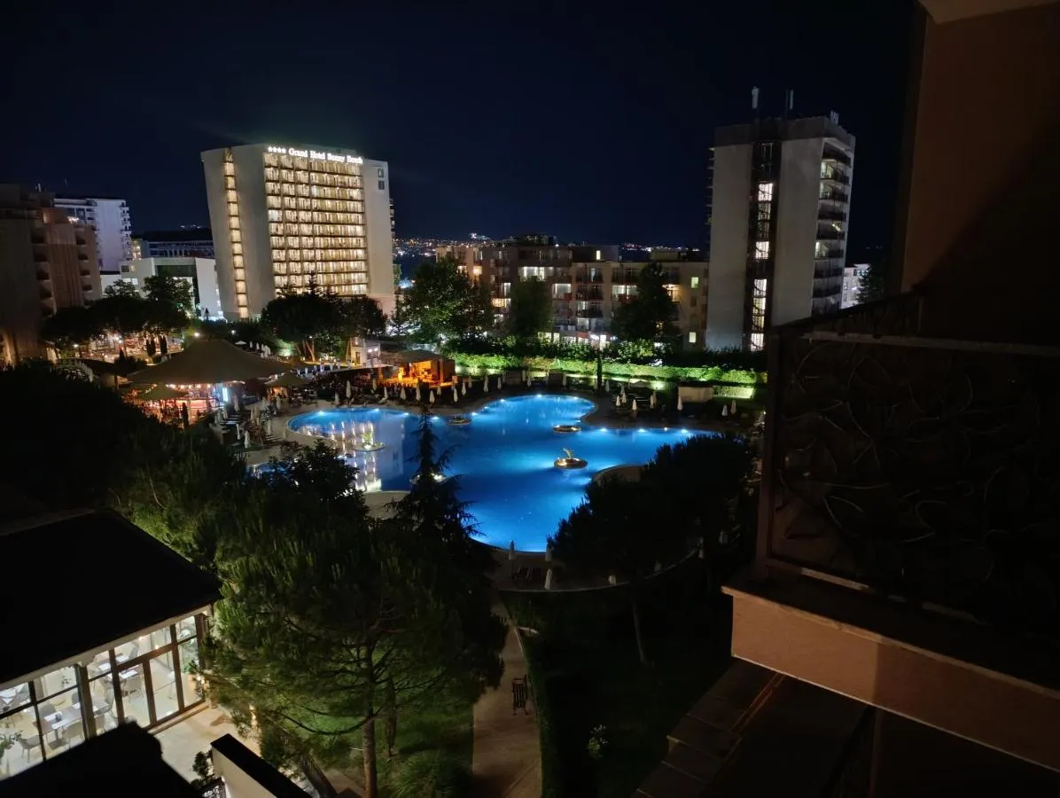 Reina Apart Barcelo Beach