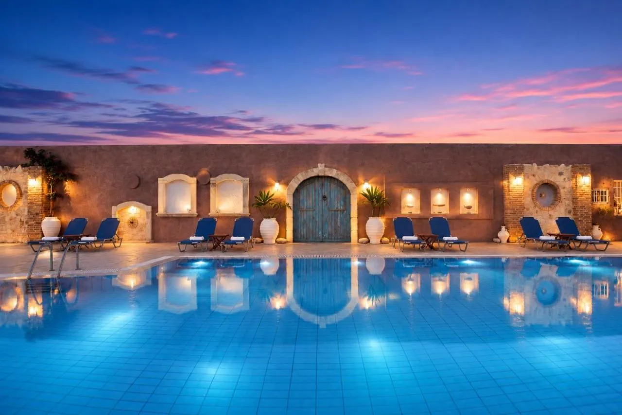 Golden Bay Aparthotel