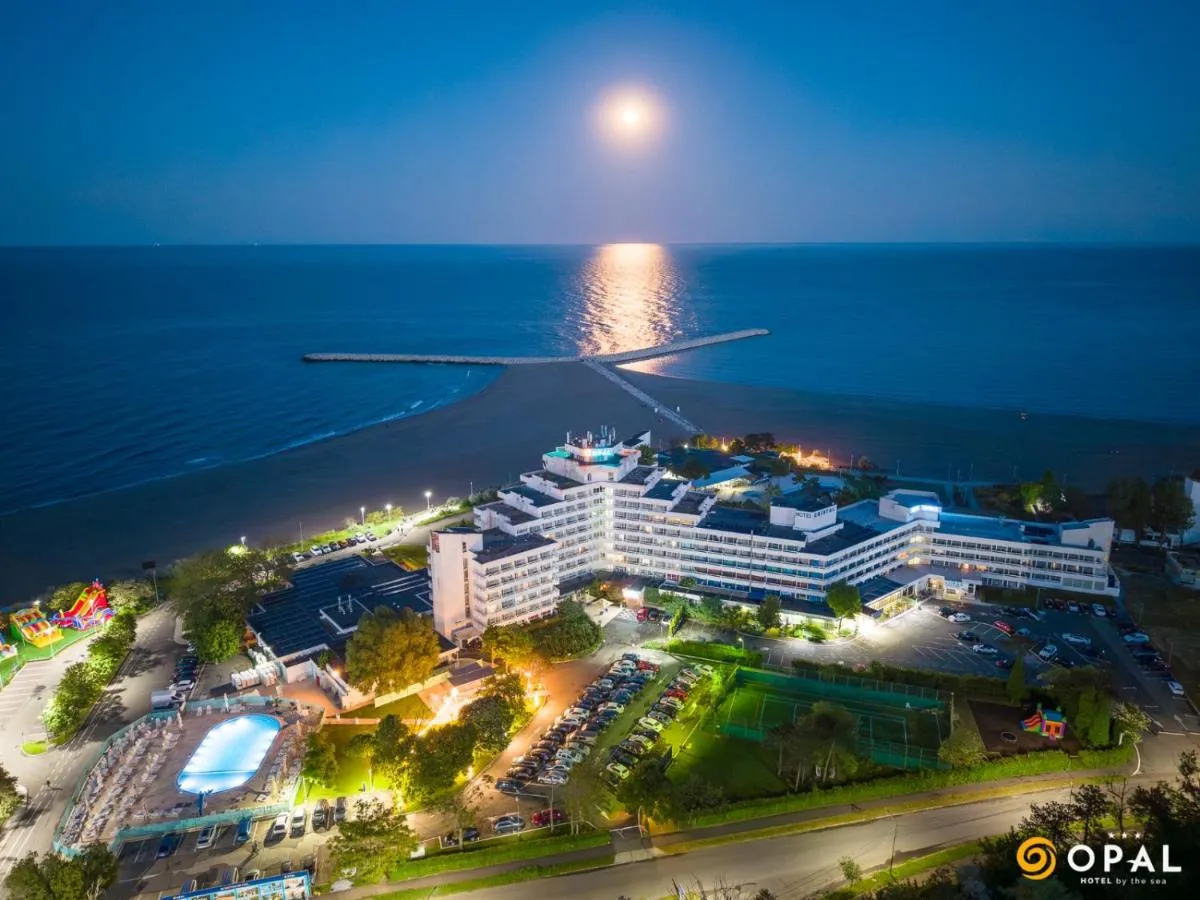 Hotel Opal