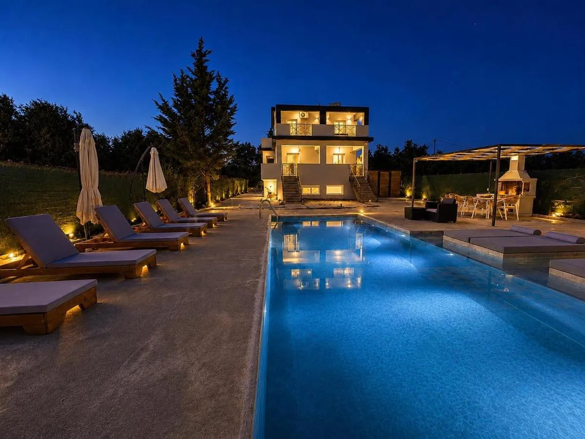 Paloma Mansion