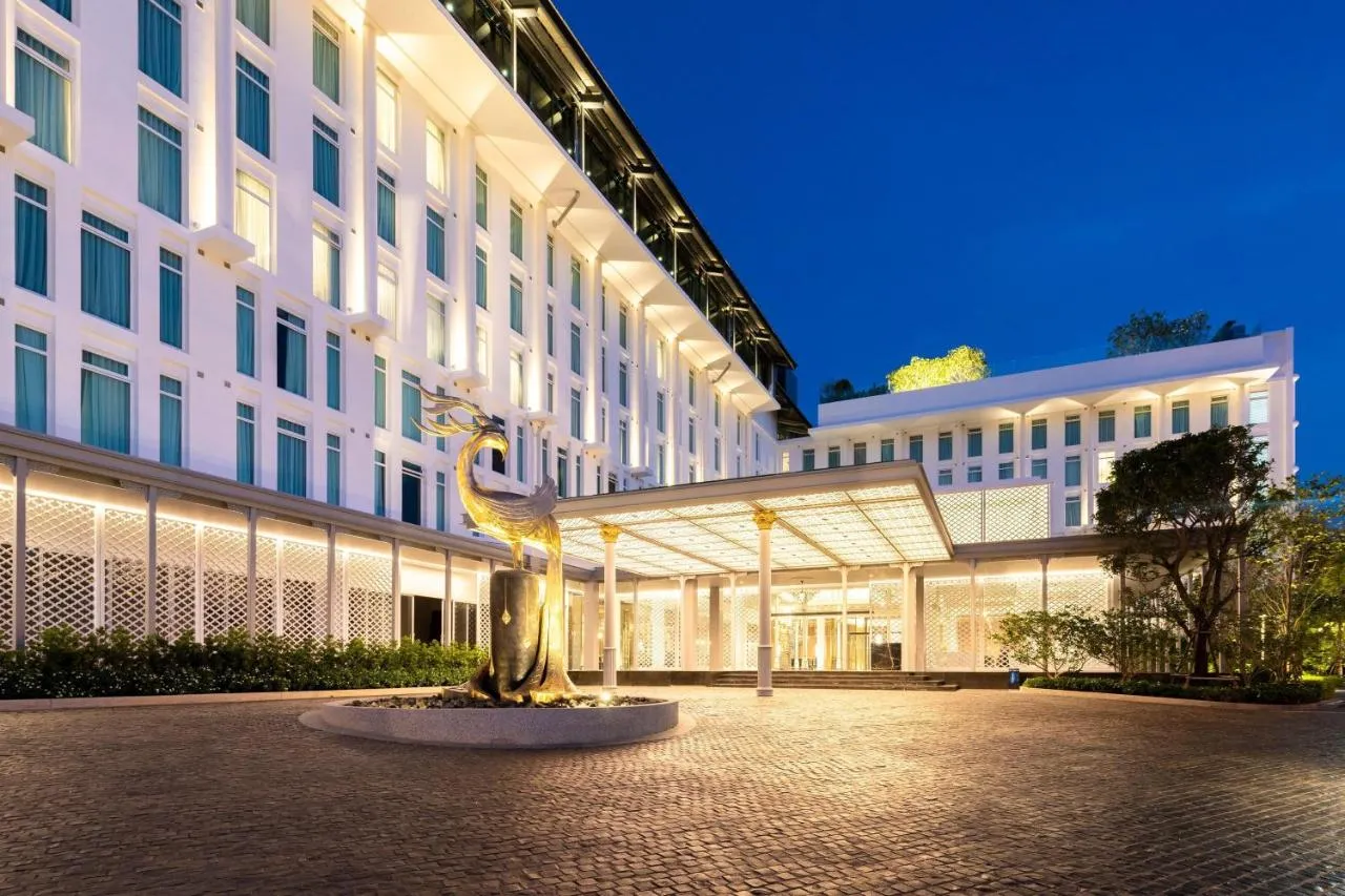 Ramada Plaza by Wyndham Chao Fah