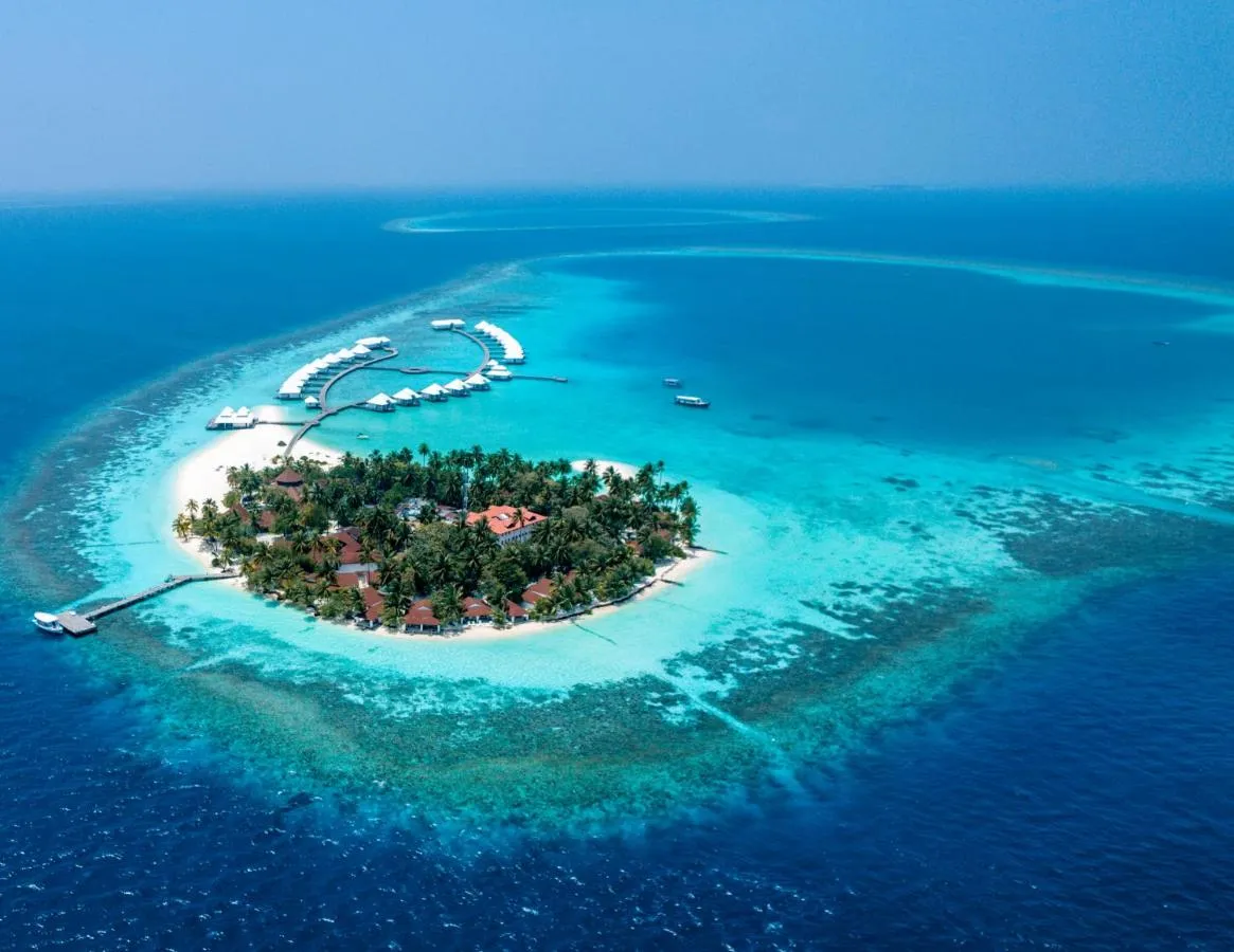 Diamonds Athuruga Maldives Resort & Spa