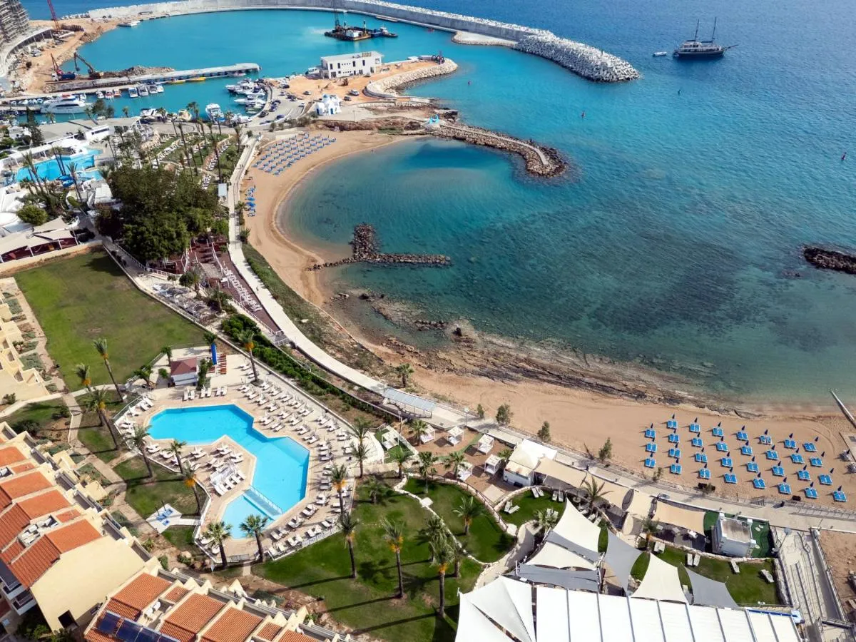Myroandrou Beach Apartments