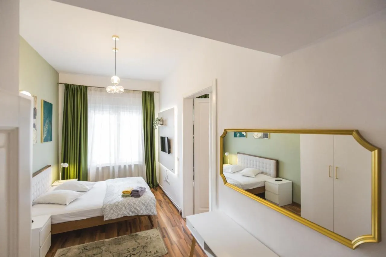 B8 Spacious, Charming Apartment In Central Sibiu