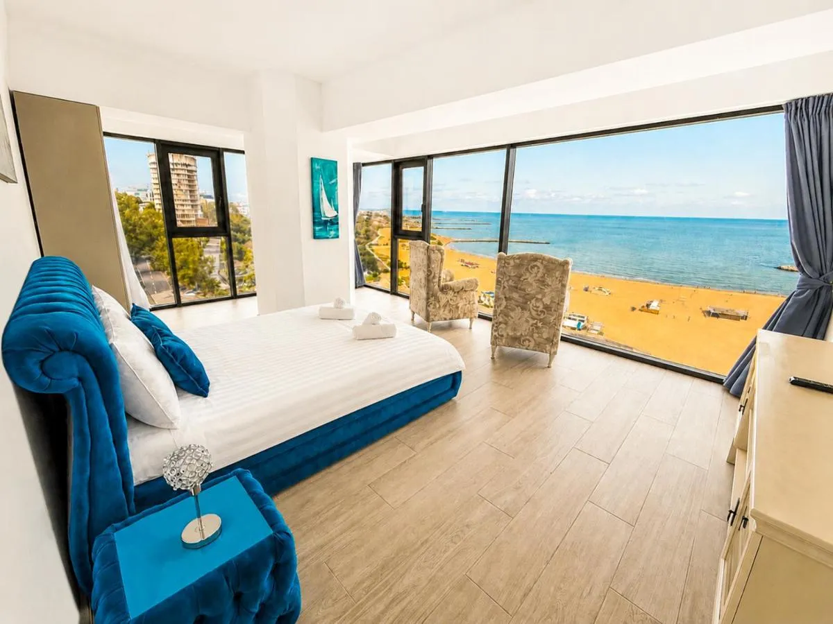 Maritimo Luxury Aparthotel