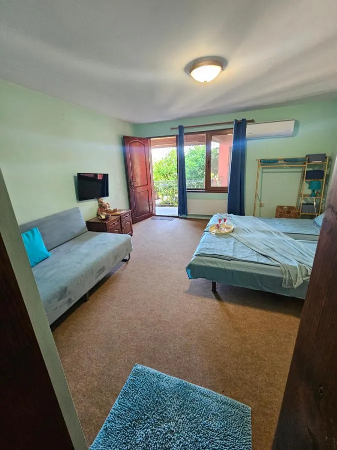 Regina's Guesthouse