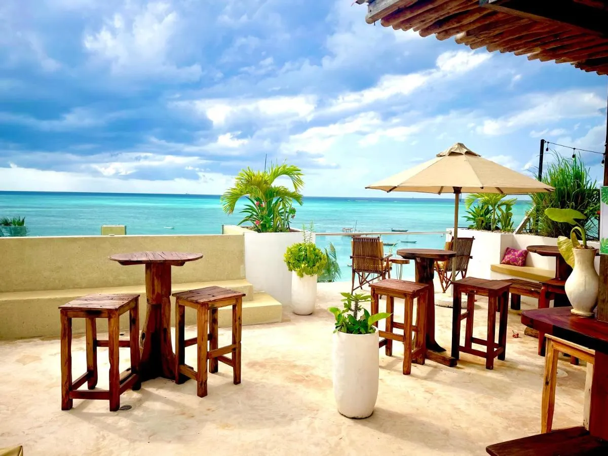 Aluna Beach Apartments
