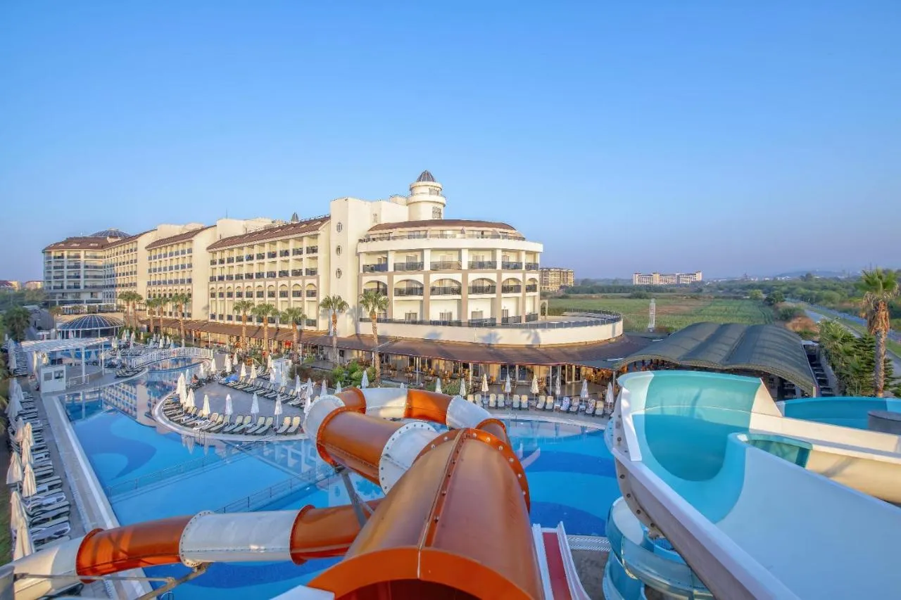 Lrs Port River Hotel & Spa