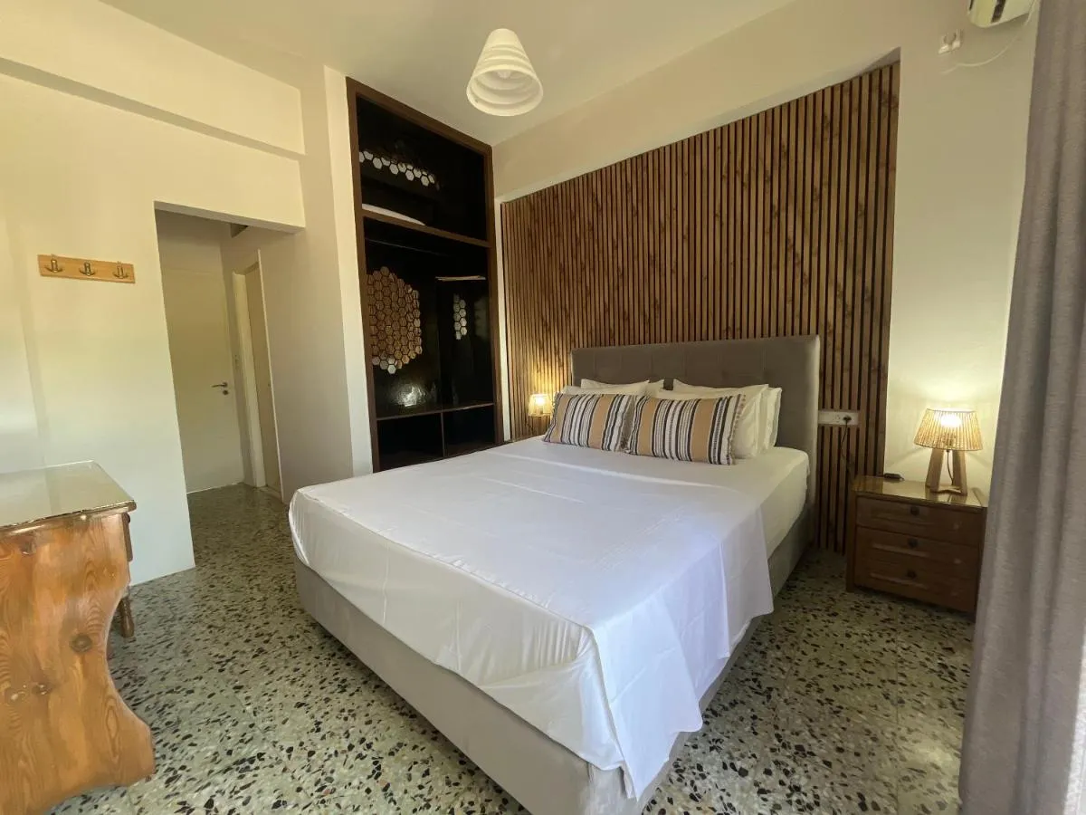 Nikos Studios & Apartments