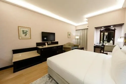 Luxe Avenue Hotel